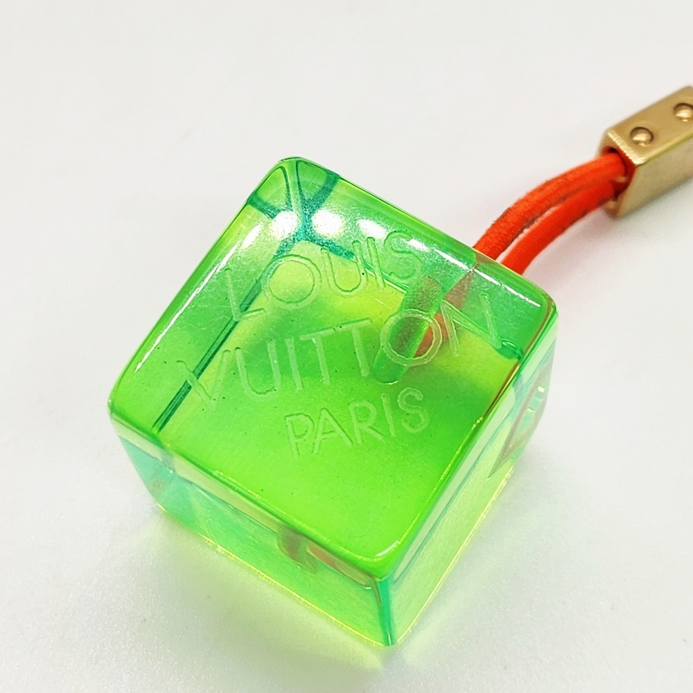 Louis Vuitton Logo Neon Green Hair Cubes - Picture 4 of 7